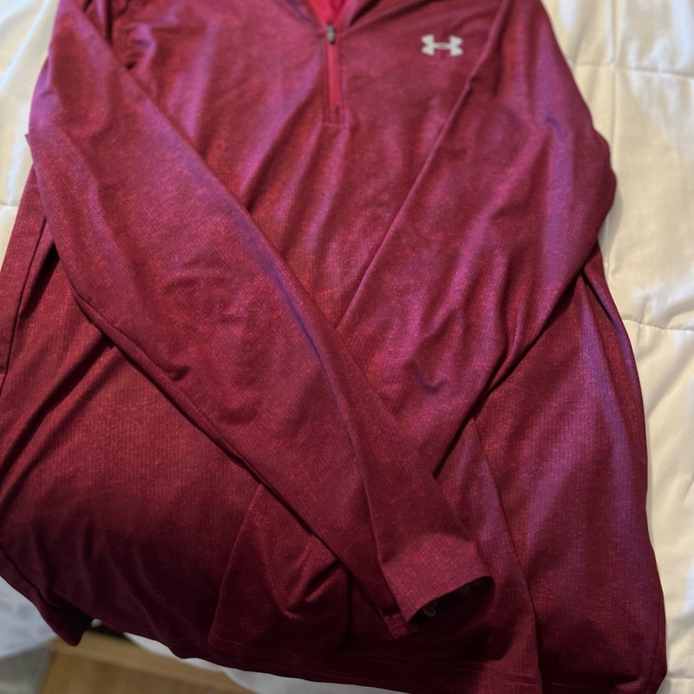 Men’s maroon 3/4 zip Under Armour  light weight pullover.